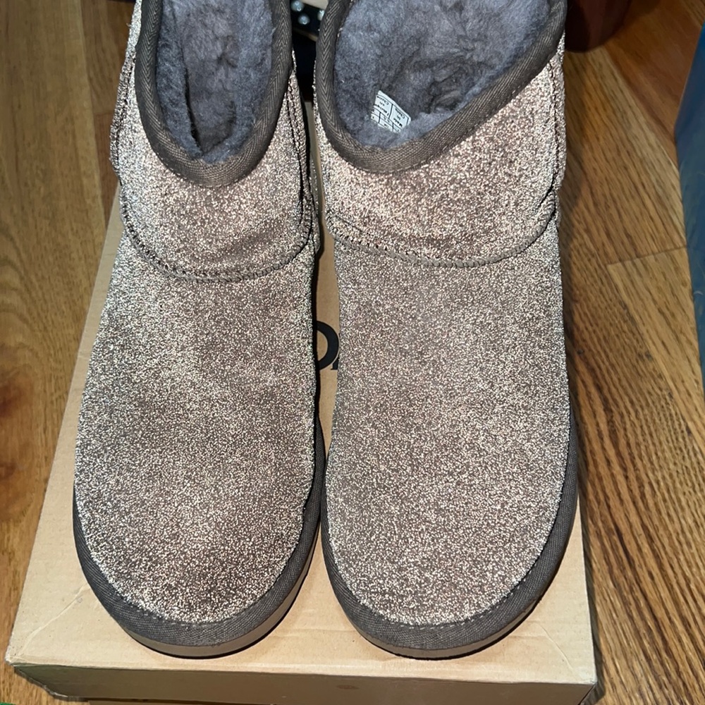 Women Ugg’s mini